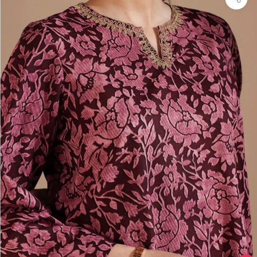 Chic Floral Blouse in Pink and Brown
